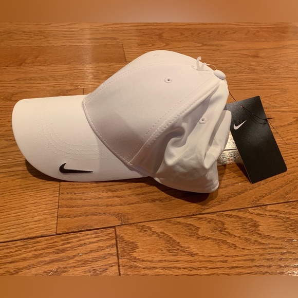 Nike Other - NIKE Adult Unisex Golf Hat Legacy91 DRI-FIT (color: white) with Nike Swoosh
